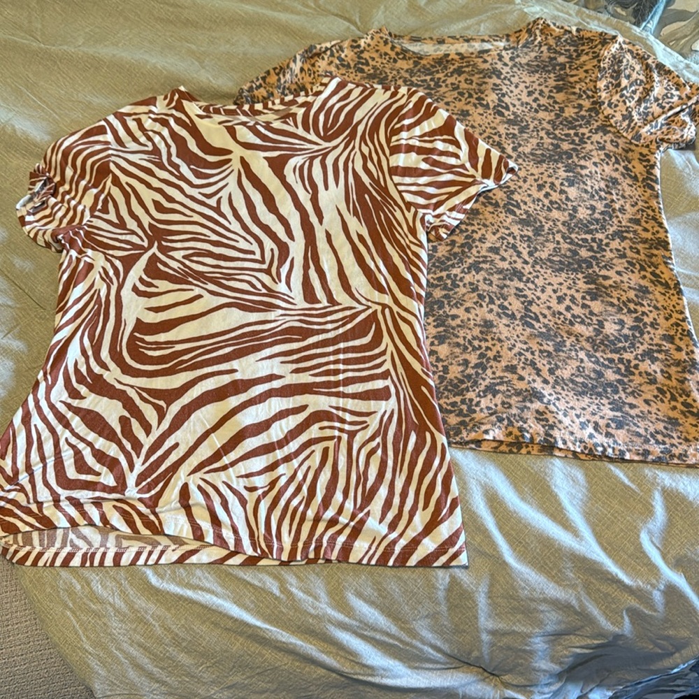 Two Nine West Medium tops in a super stretchy super soft fabric